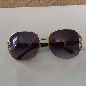 Jessica Simpson sunglasses